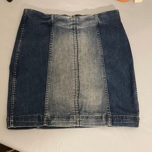 Like new Free People two toned denim skirt